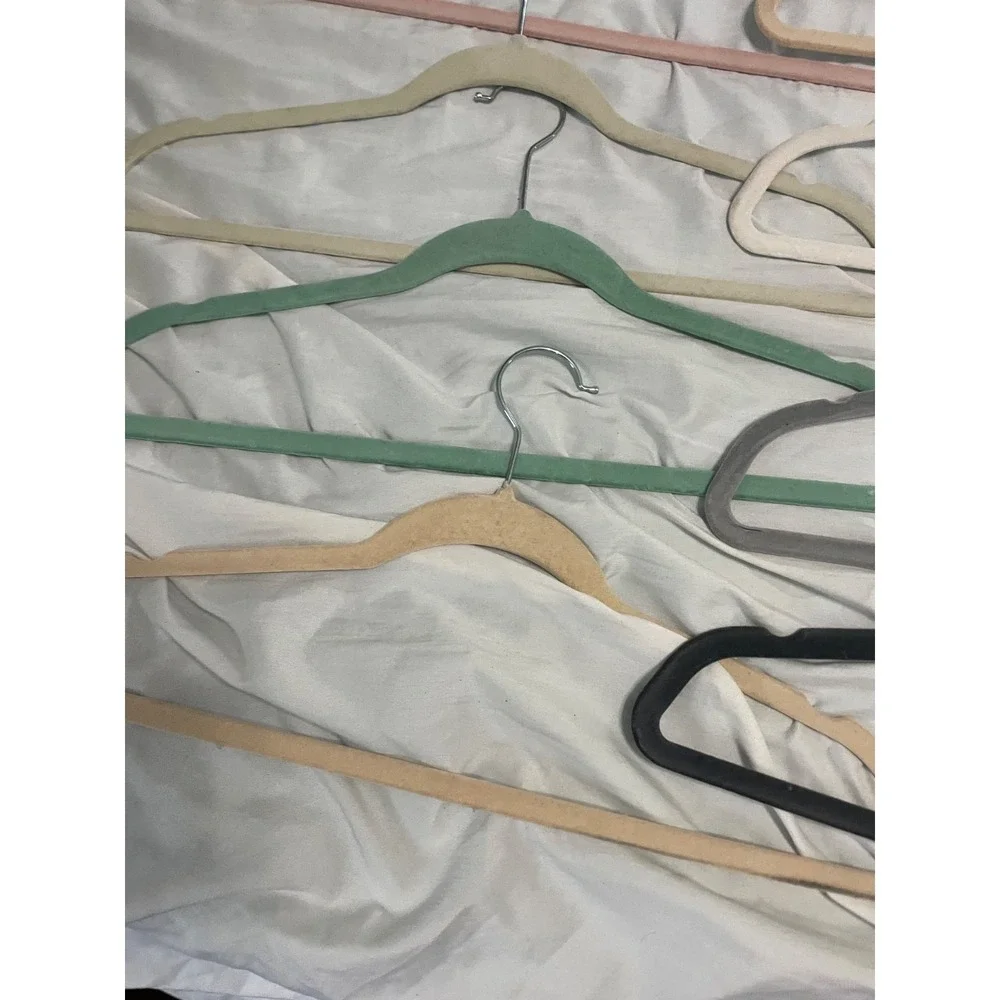 Lot of 10 multi color  Velvet‎ Hangers Non-Slip Slim